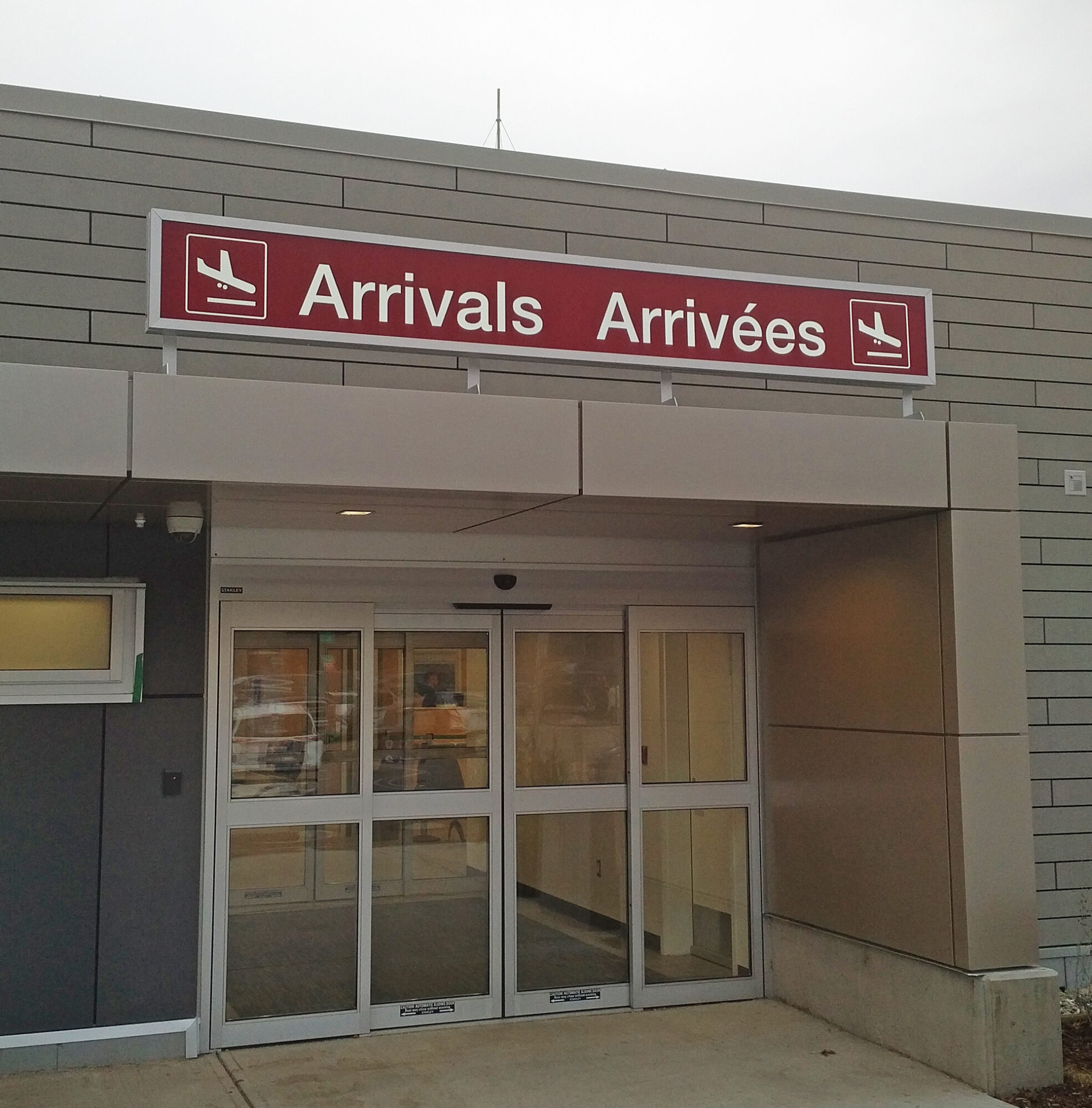 Penticton Airport - External Wayfinding